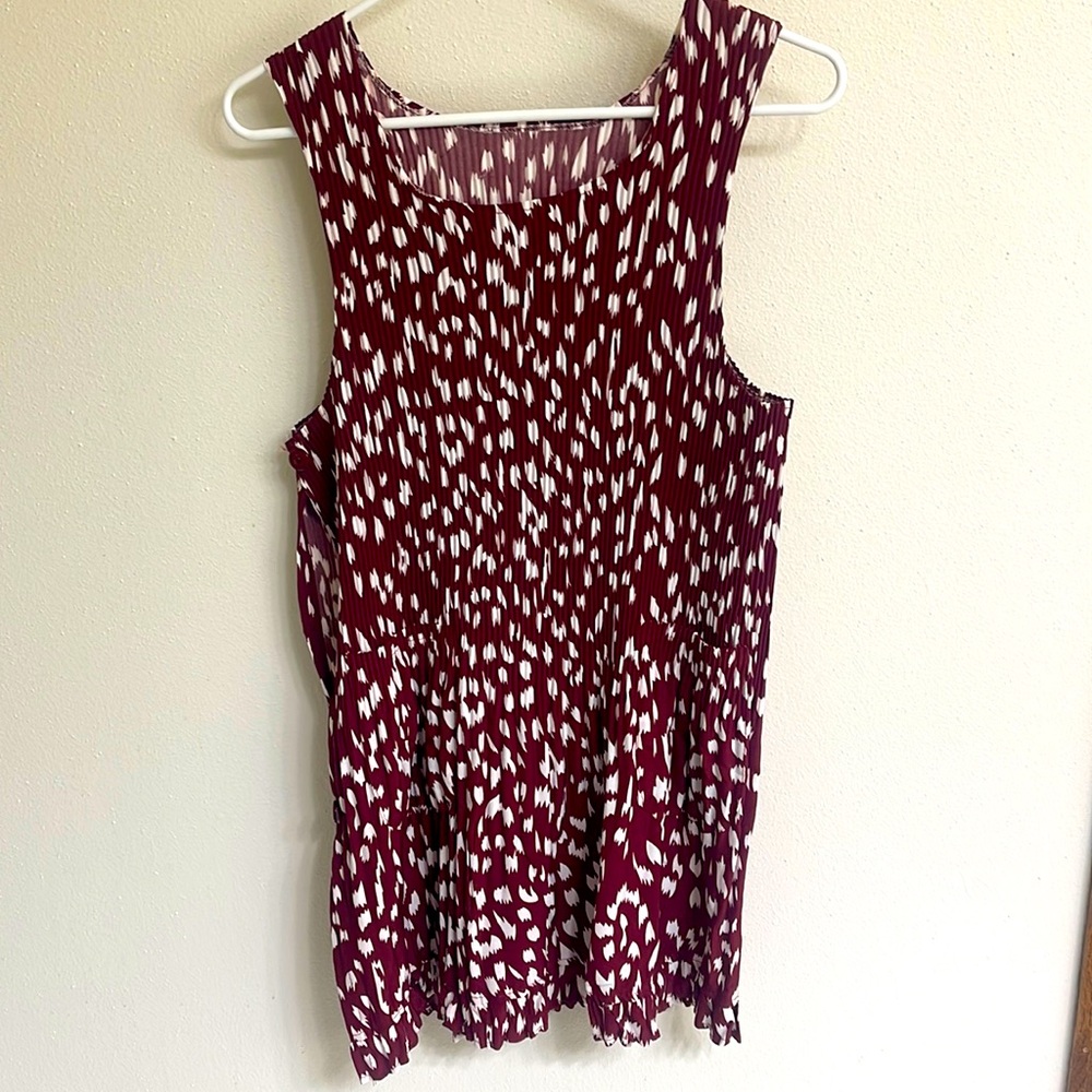 Women’s pleated lightweight apron (dress style)
